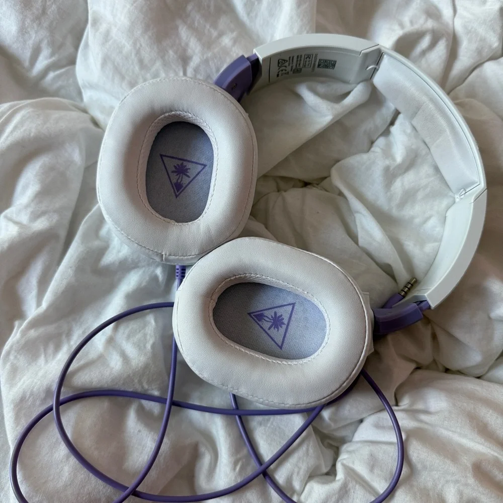 TURTLE BEACH RECON SPARK GAMING HEADSET PURPLE AND WHITE - Picture 4 of 5
